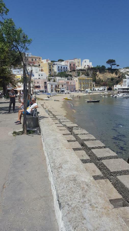 Hotel La Casa Sugli Archi Ponza Exterior foto